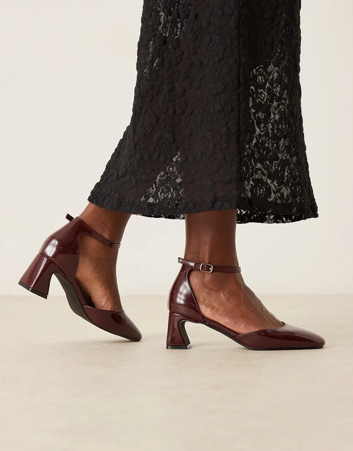 Mary Janes in burgundy patent