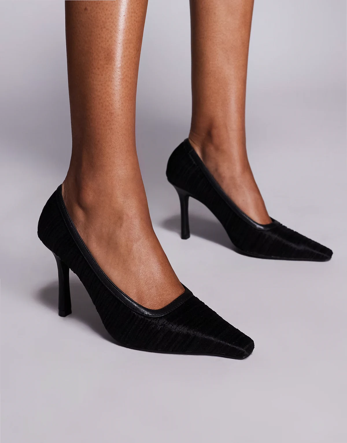 Salty ruched tulle pumps in black