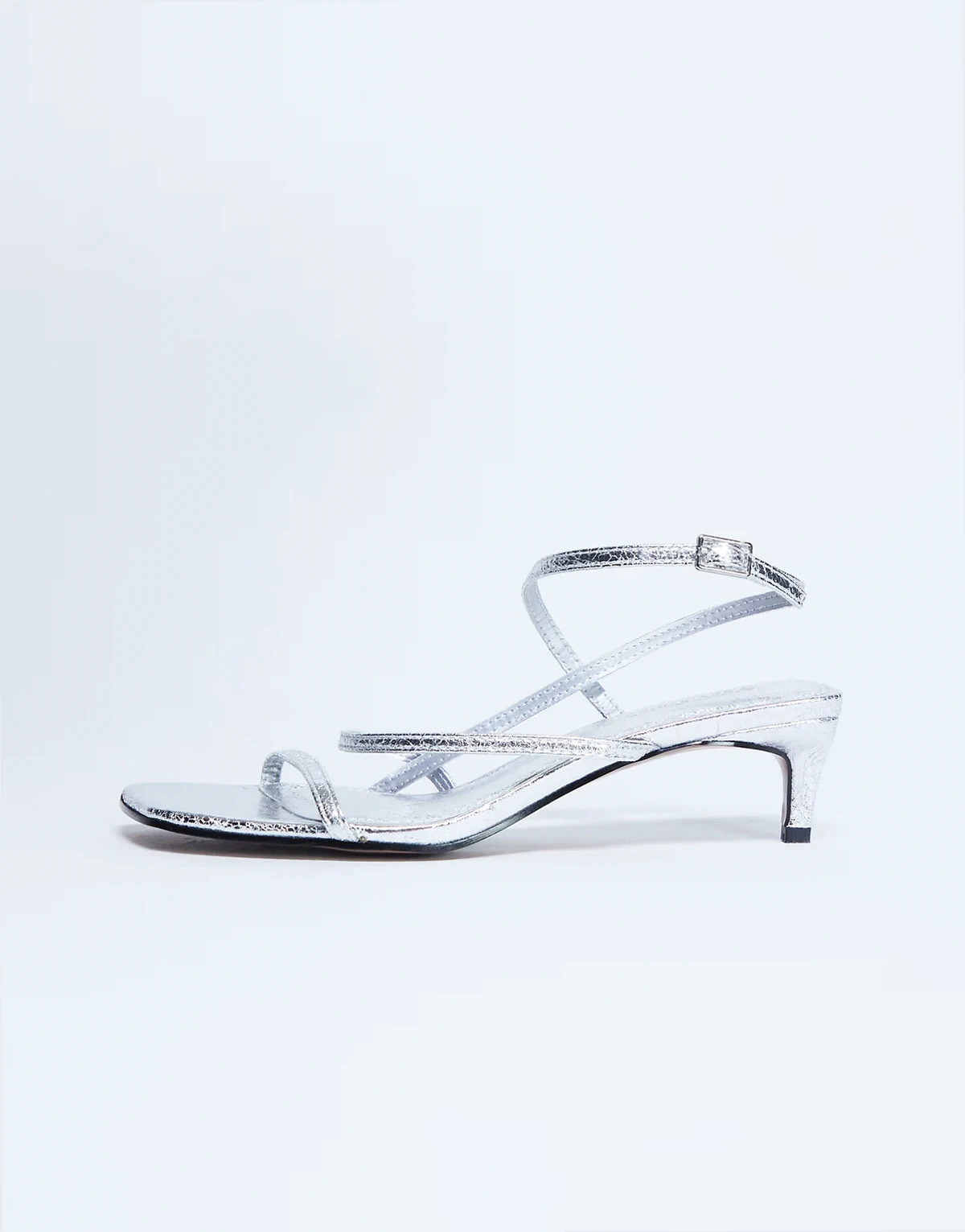 – Autumn – Minimalistische Sandaletten in Silber mit mittelhohem Absatz