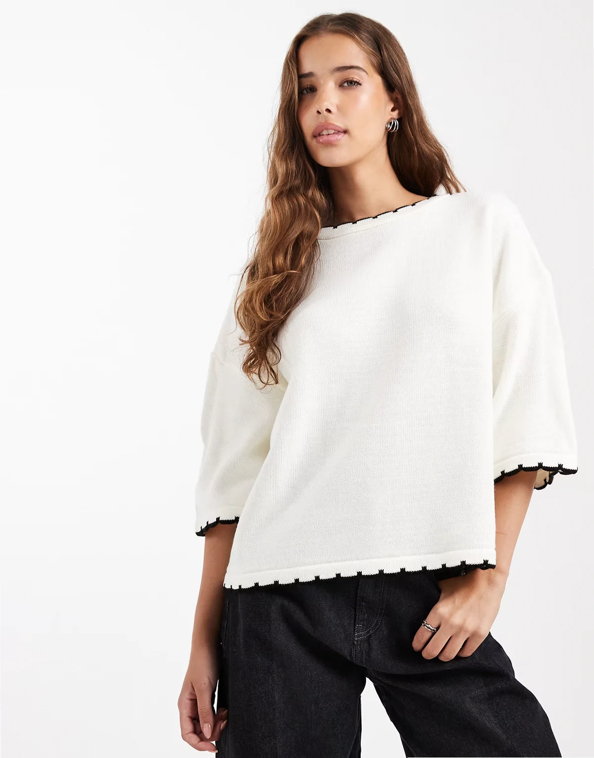 – T-Shirt aus Strick in Creme mit Languettenstich