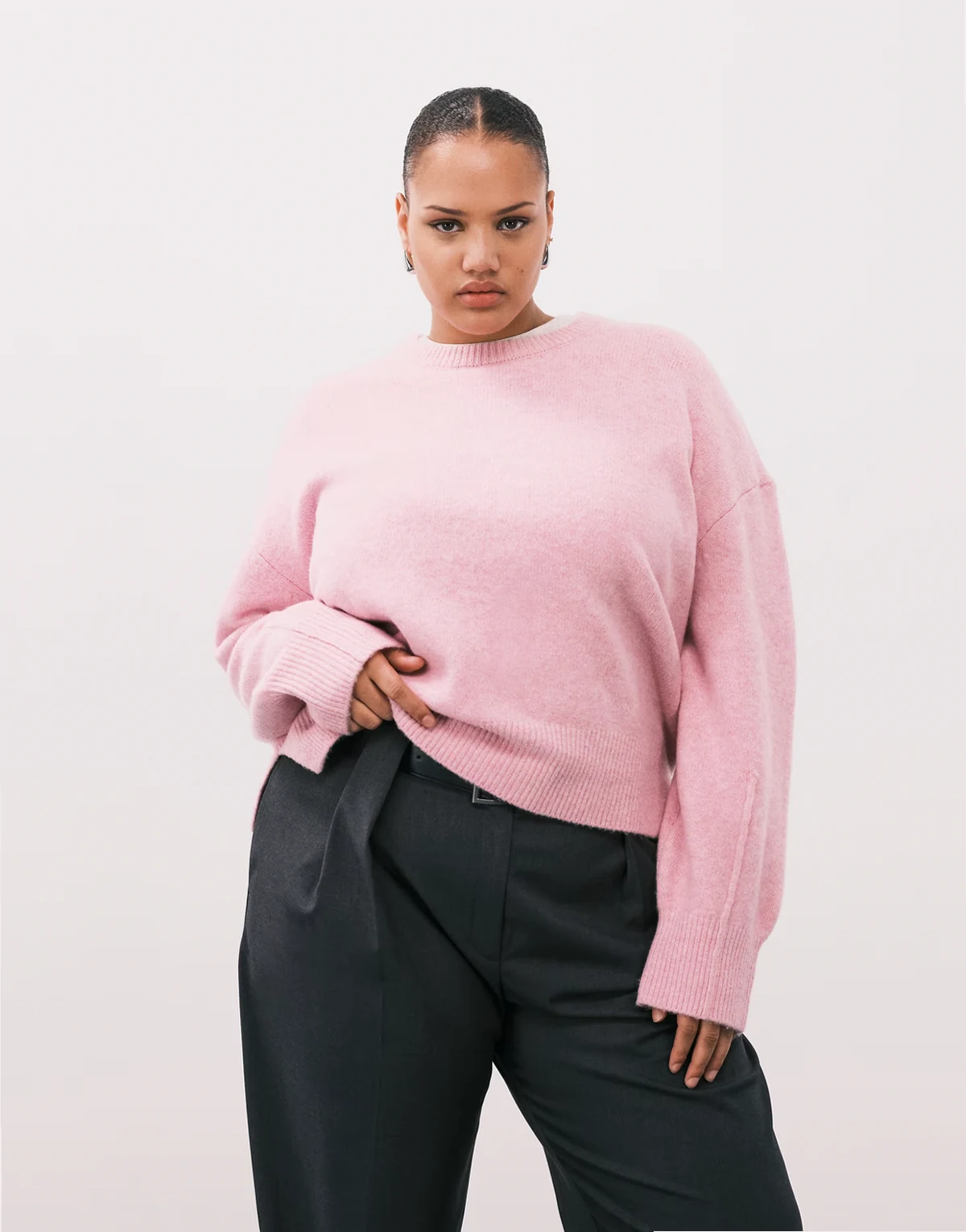 ASOS DESIGN Curve – Różowy sweter o pudełkowym kroju z okrągłym dekoltem i rozcięciem z boku