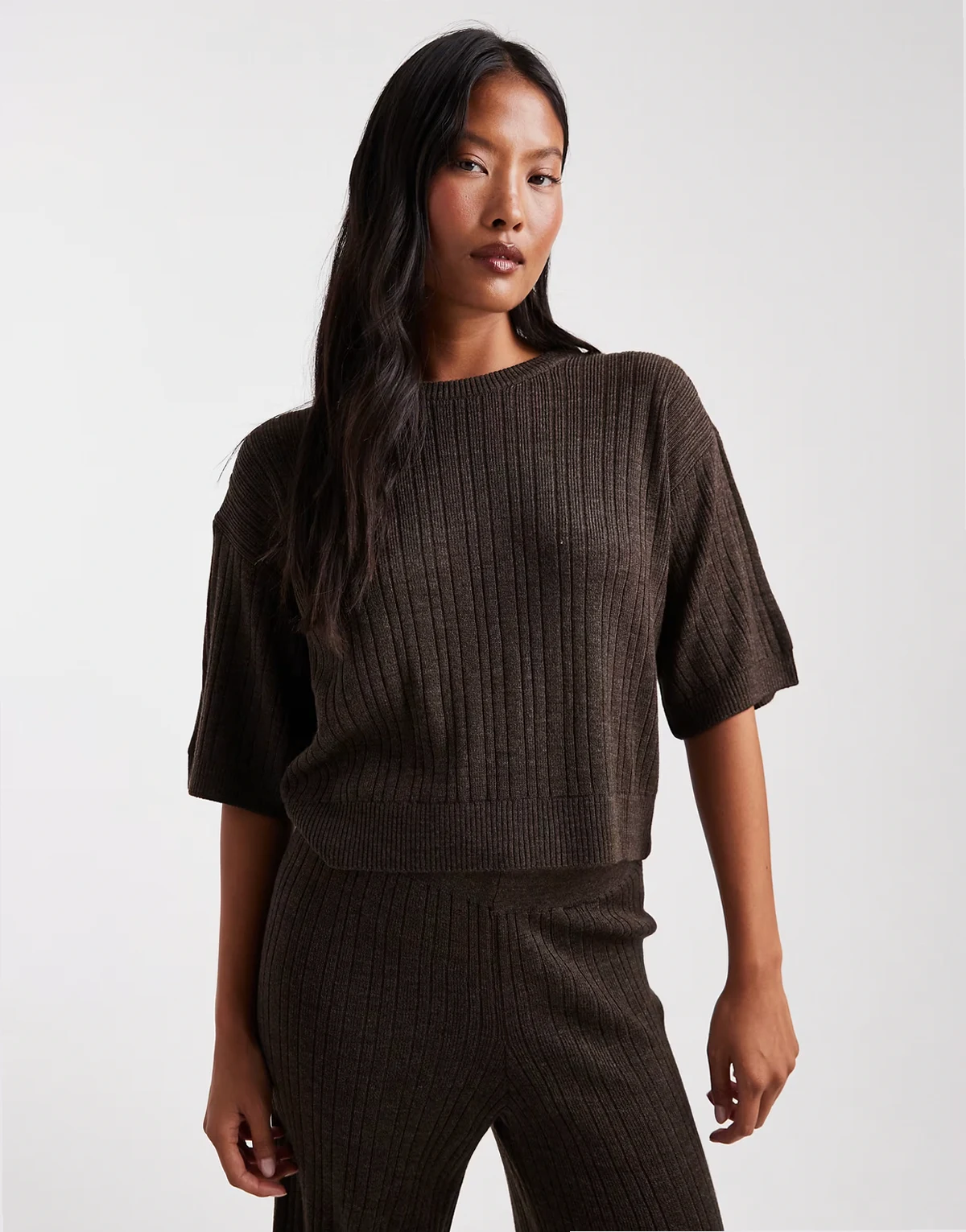 – Czekoladowy dzianinowy top, część zestawu