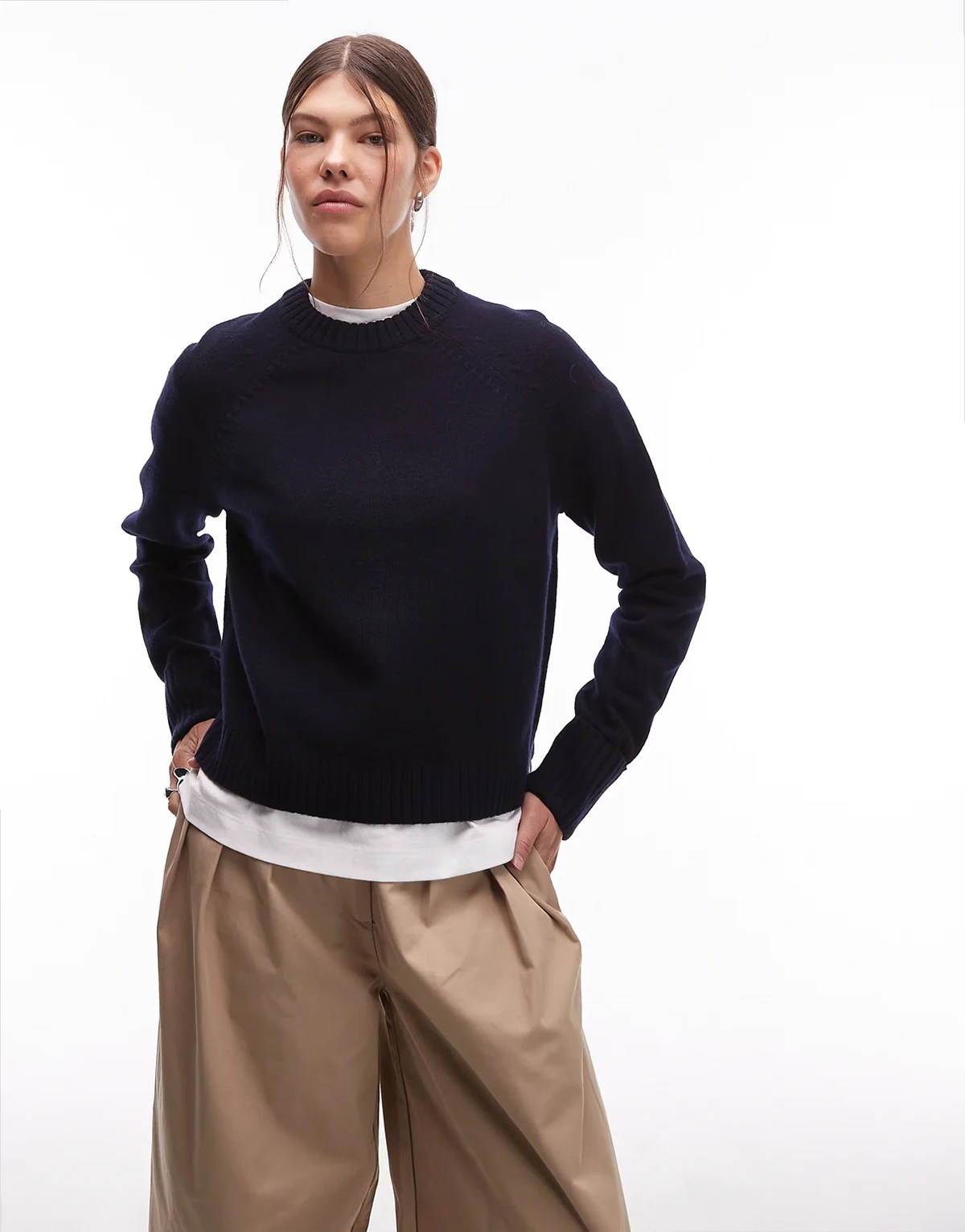 – Wollpullover in Marineblau mit Rundhalsausschnitt