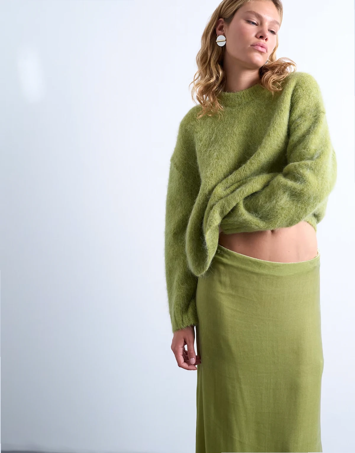 – Zielony dzianinowy sweter premium o pudełkowym kroju z okrągłym dekoltem z mieszanki wełny alpaki