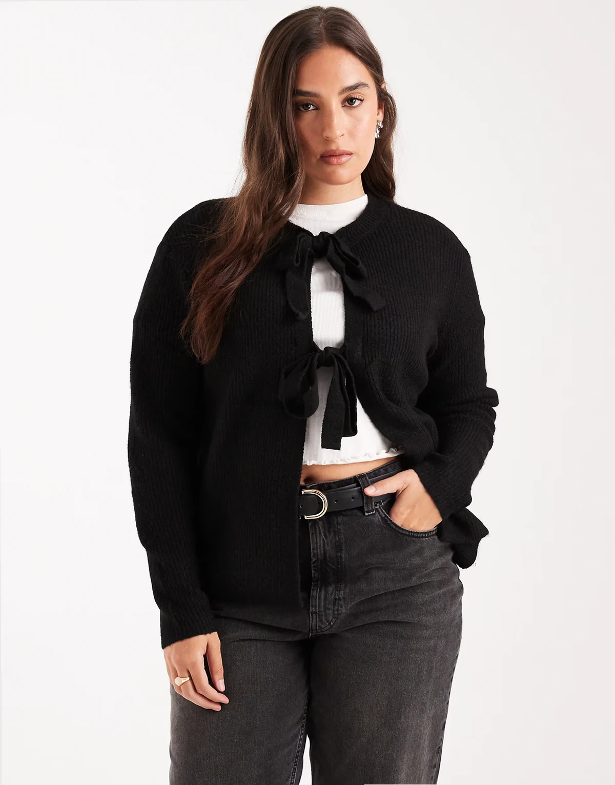 Pieces Curve – Wendbare Strickjacke in Schwarz mit gebundener Vorderseite