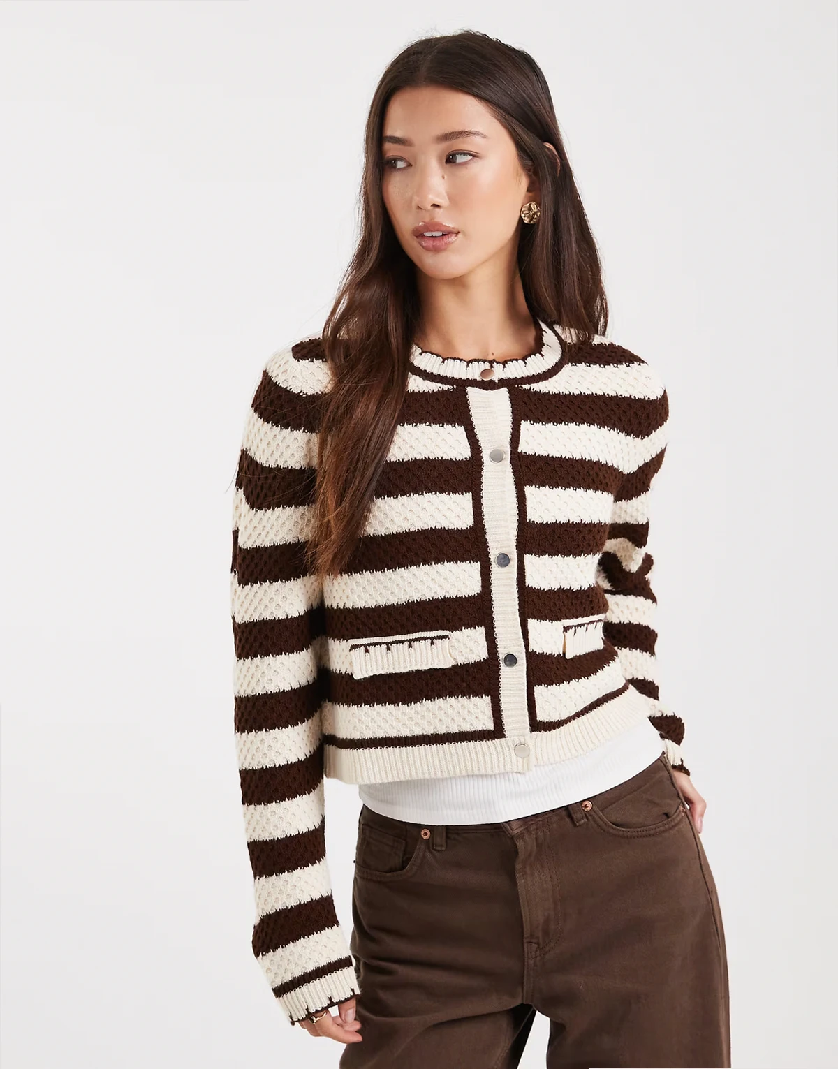 – Strickjacke in Buttermilchgelb mit Langettenstich, Streifen und zwei Taschen