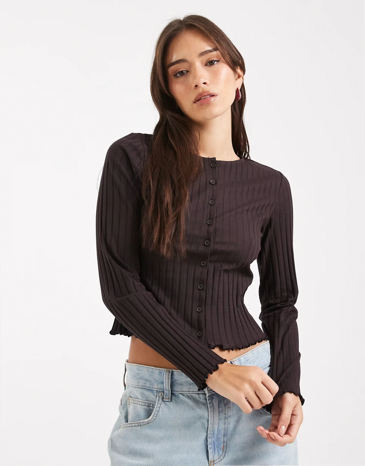 – Gerippte Strickjacke in Schokobraun