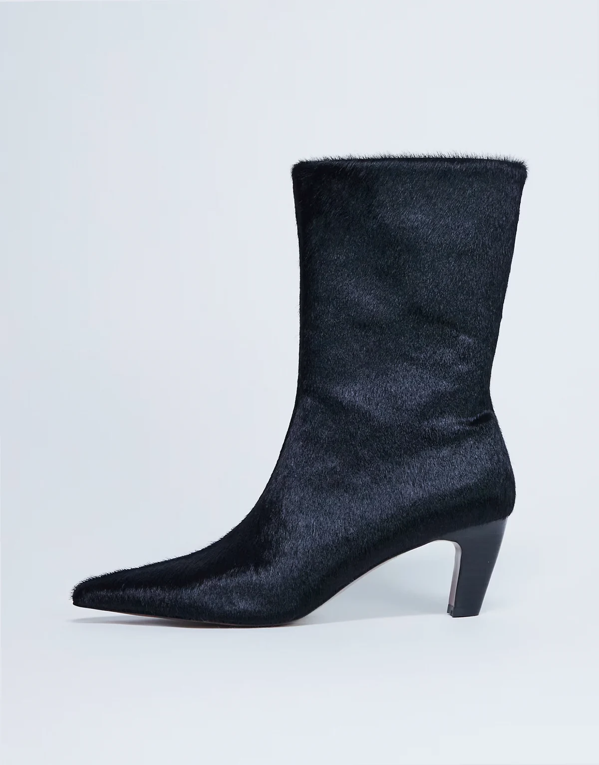 – Poppy – Ankle-Boots aus Echtleder mit Ponyfell in Schwarz und spitzer Zehenpartie