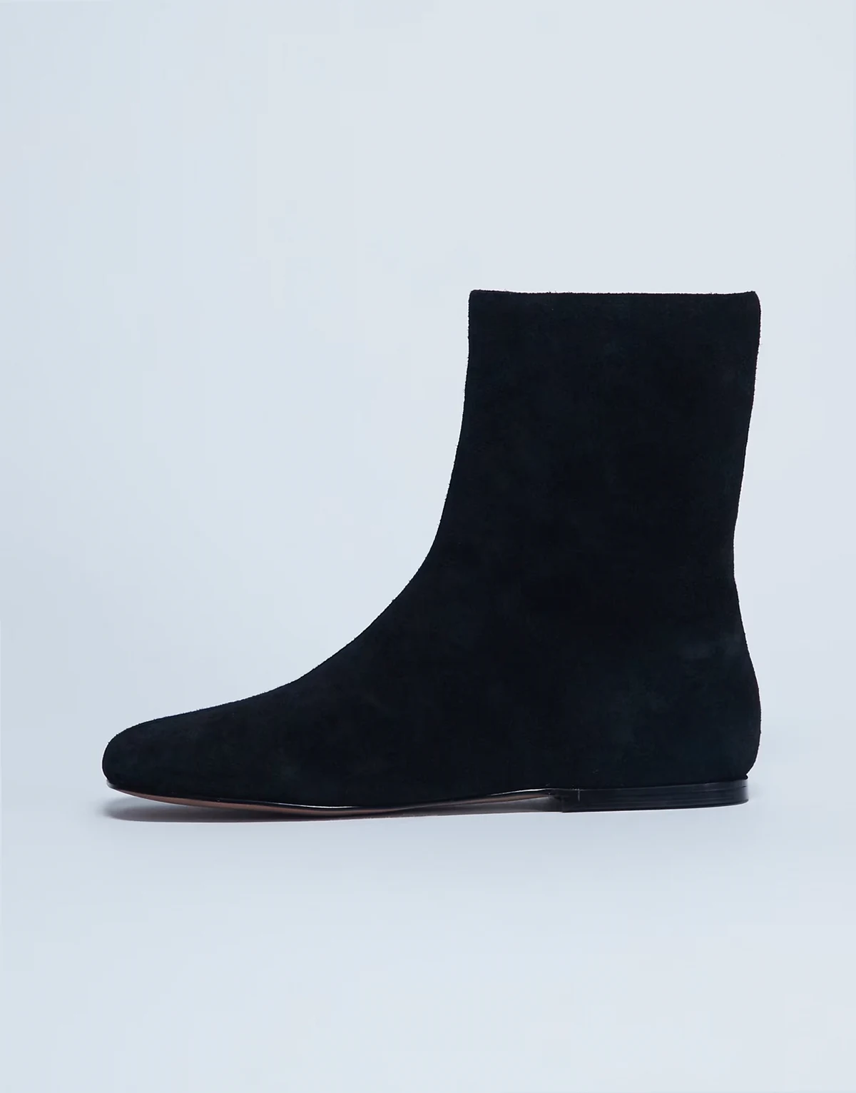 – Peri – Flache Stiefel aus echtem Wildleder in Schwarz mit eckiger Zehenpartie