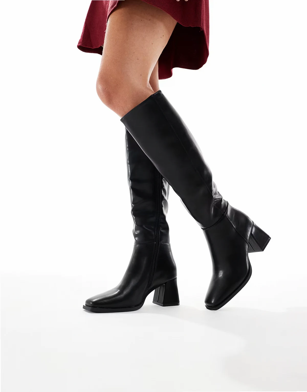 – Fisher – Kniehohe Stiefel in Schwarz mit Blockabsatz