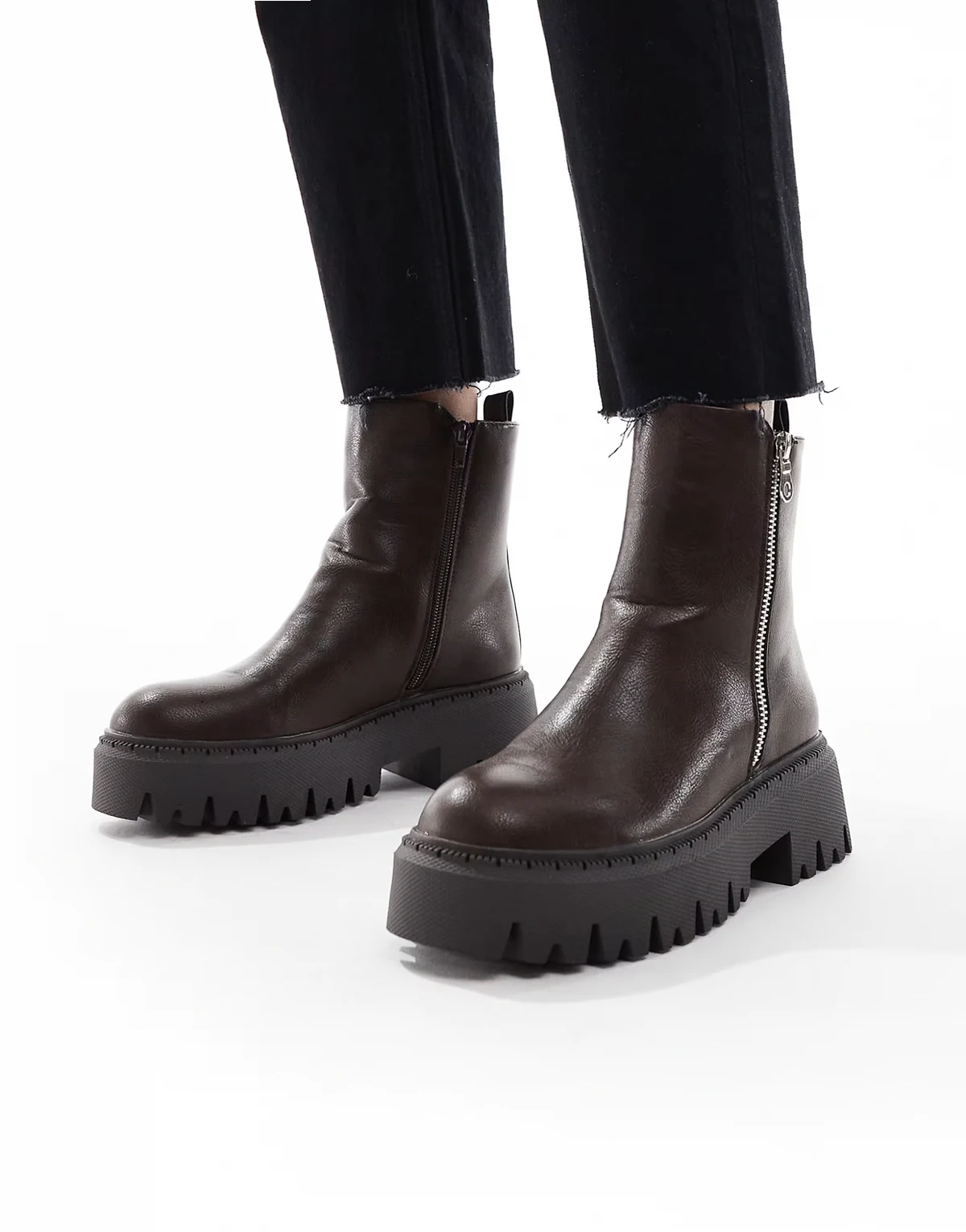 – Stella – Stiefel in Braun mit dicker Sohle und Reißverschluss