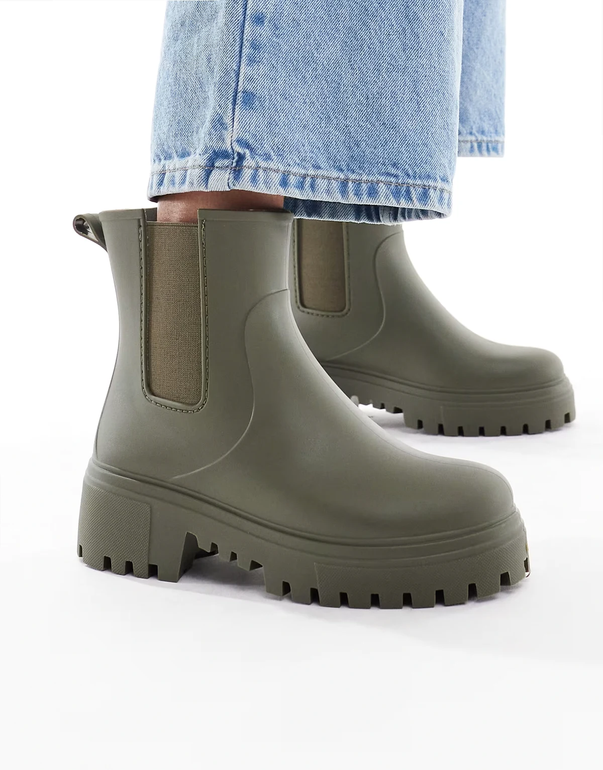Phoebe chunky chelsea boots in olive