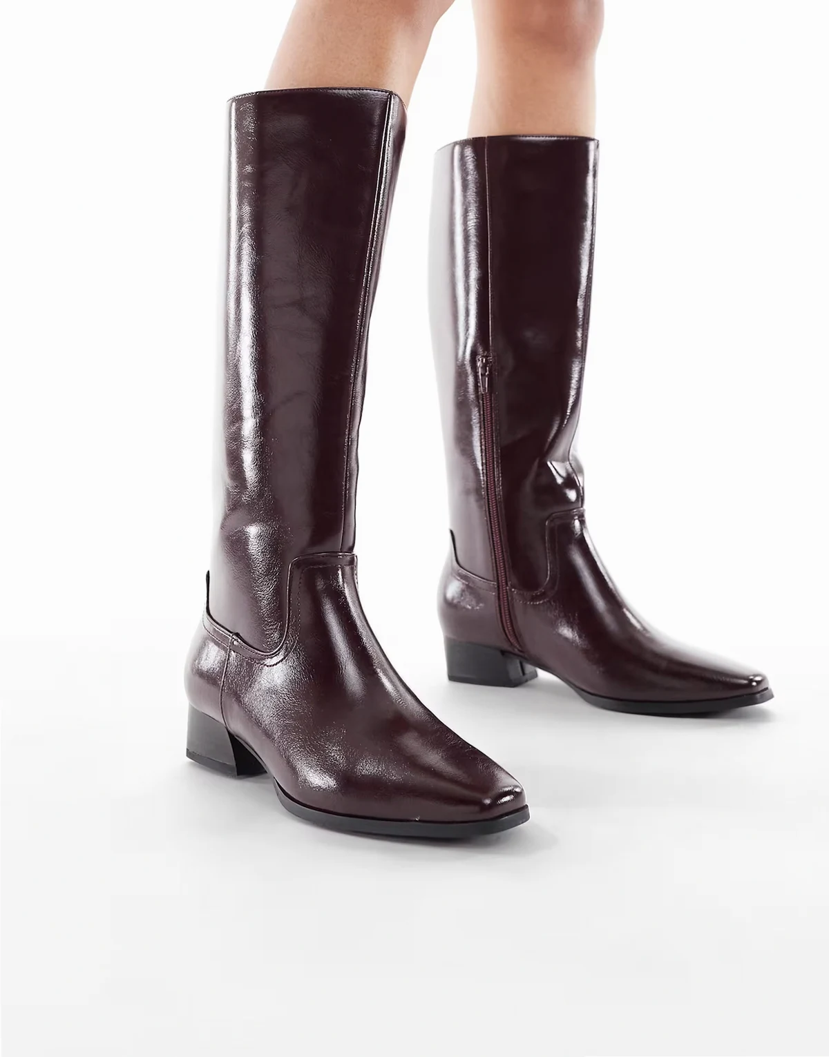 – Cassidy – Elegante Cowboystiefel in dunklem Kirschrot, weite Passform