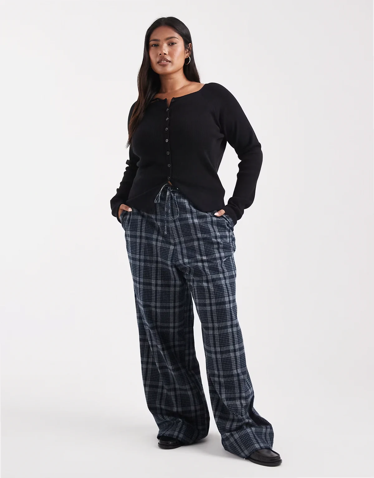 ASOS DESIGN Curve – Granatowe, szczotkowane spodnie z szerokimi nogawkami i wiązaniem w talii, w kratę