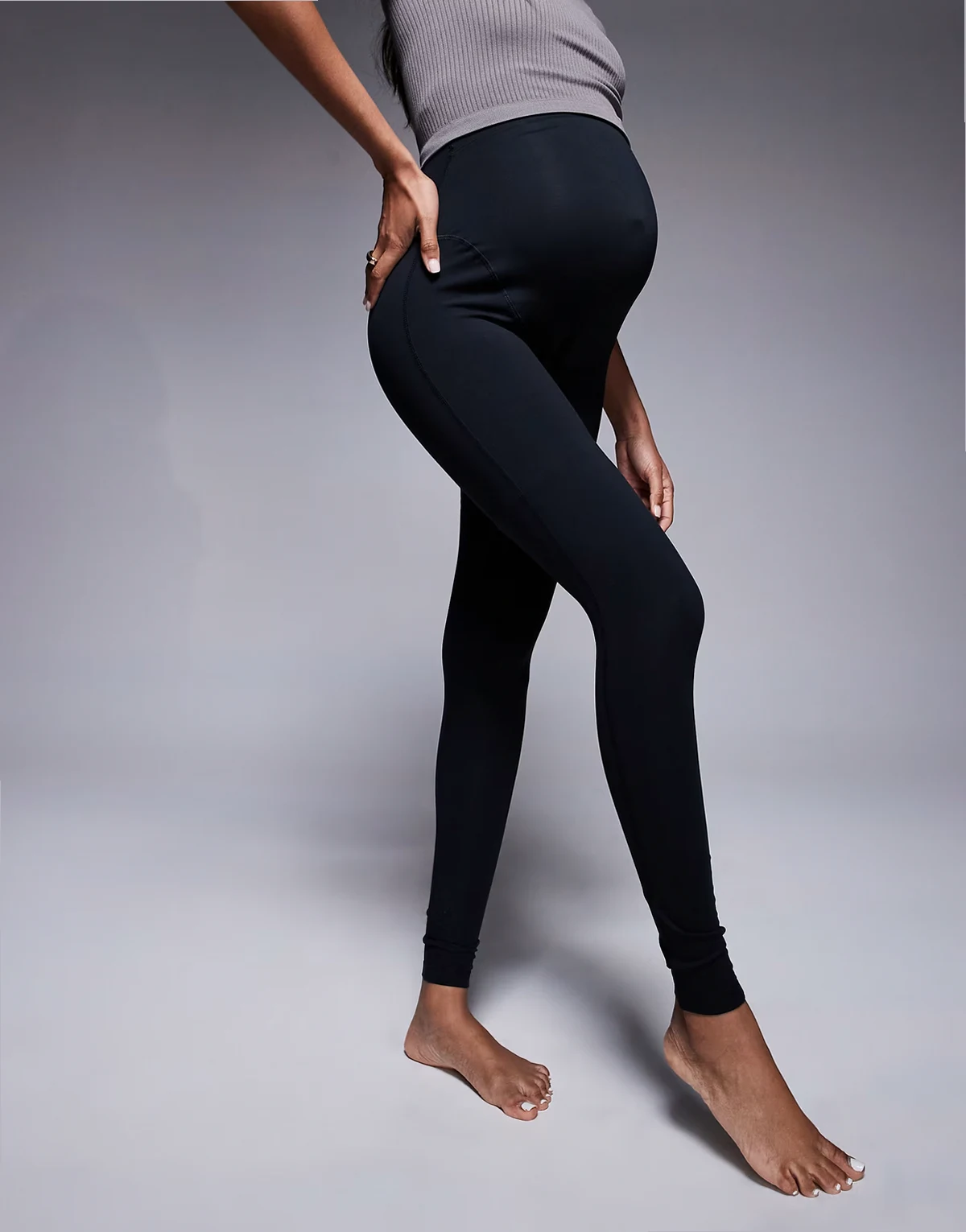 Maternity – Icon – Miękkie czarne legginsy do jogi z podwyższonym stanem