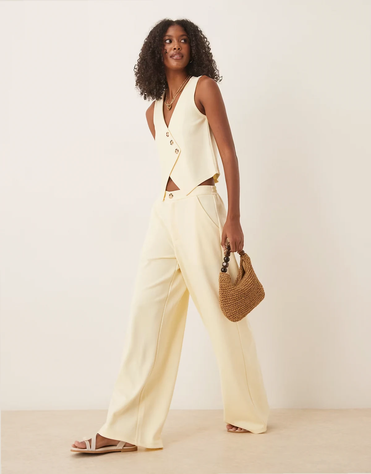 – Hose aus Jersey-Twill in Buttermilchgelb mit weitem Bein, Kombiteil