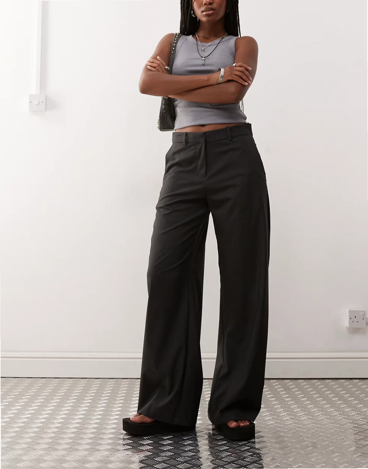 – Elegante Hose in meliertem Dunkelgrau mit weitem Bein