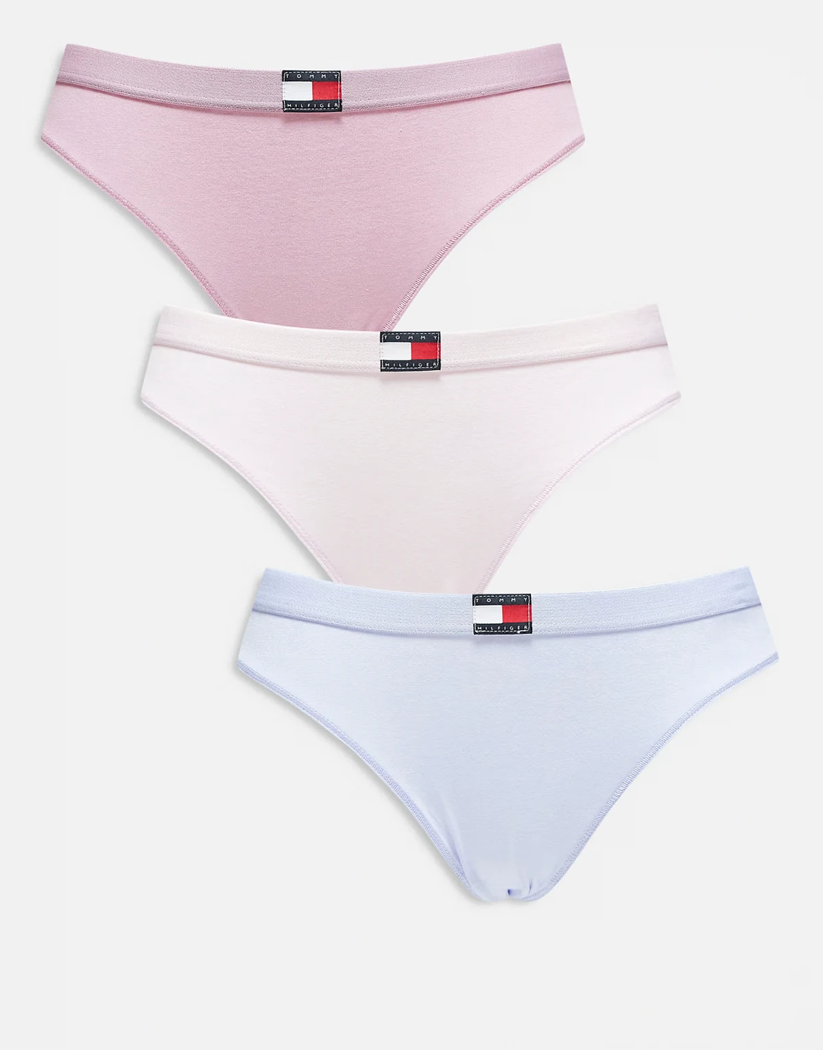 – Zestaw 3 par fig o kroju bikini w kolorach pasteloworóżowym i liliowym z logo z flagą