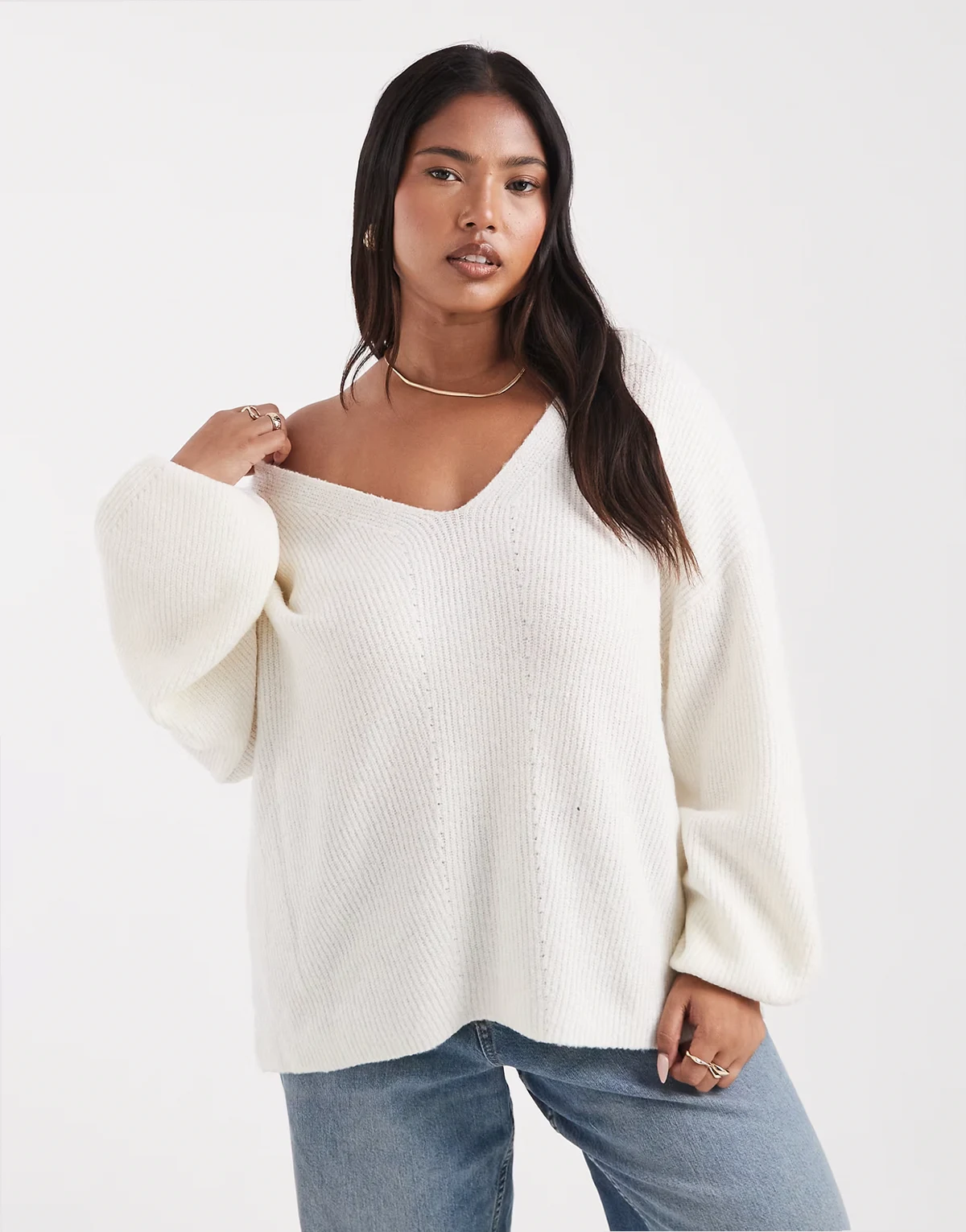 Plus fluffy v-neck slouchy sweater in off white