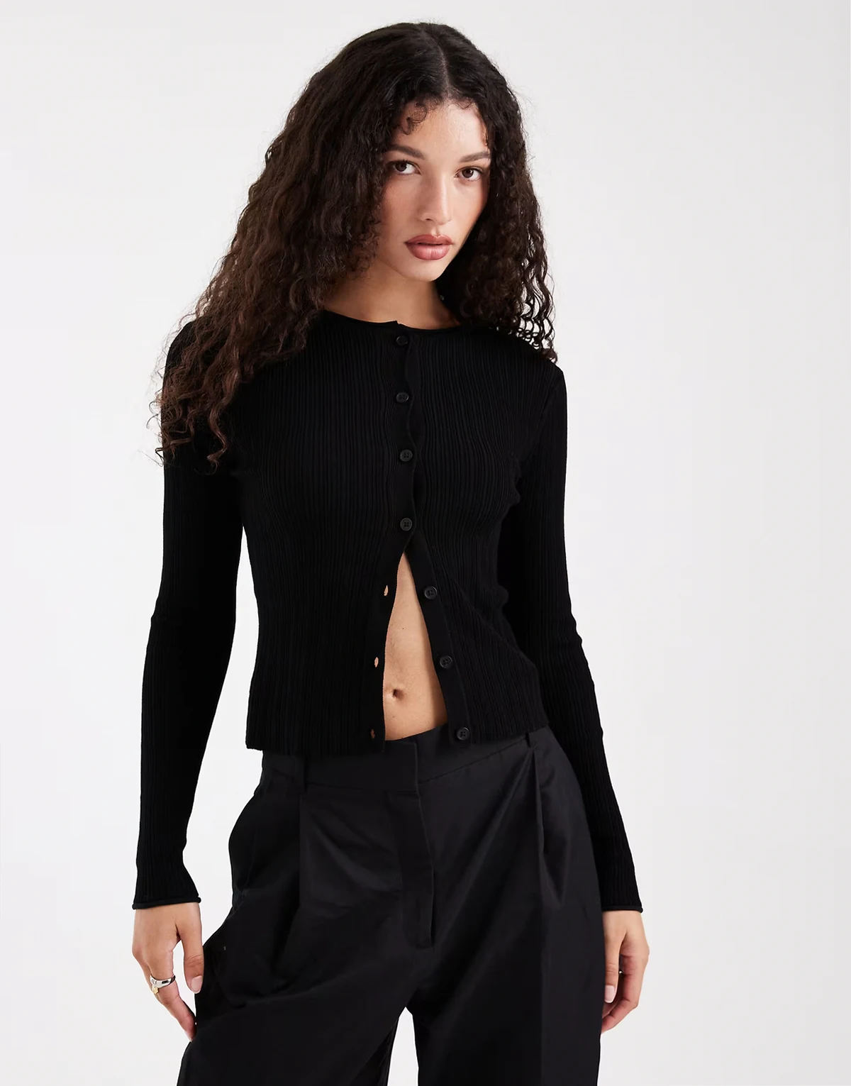 – Strickjacke aus Feinstrick in Schwarz