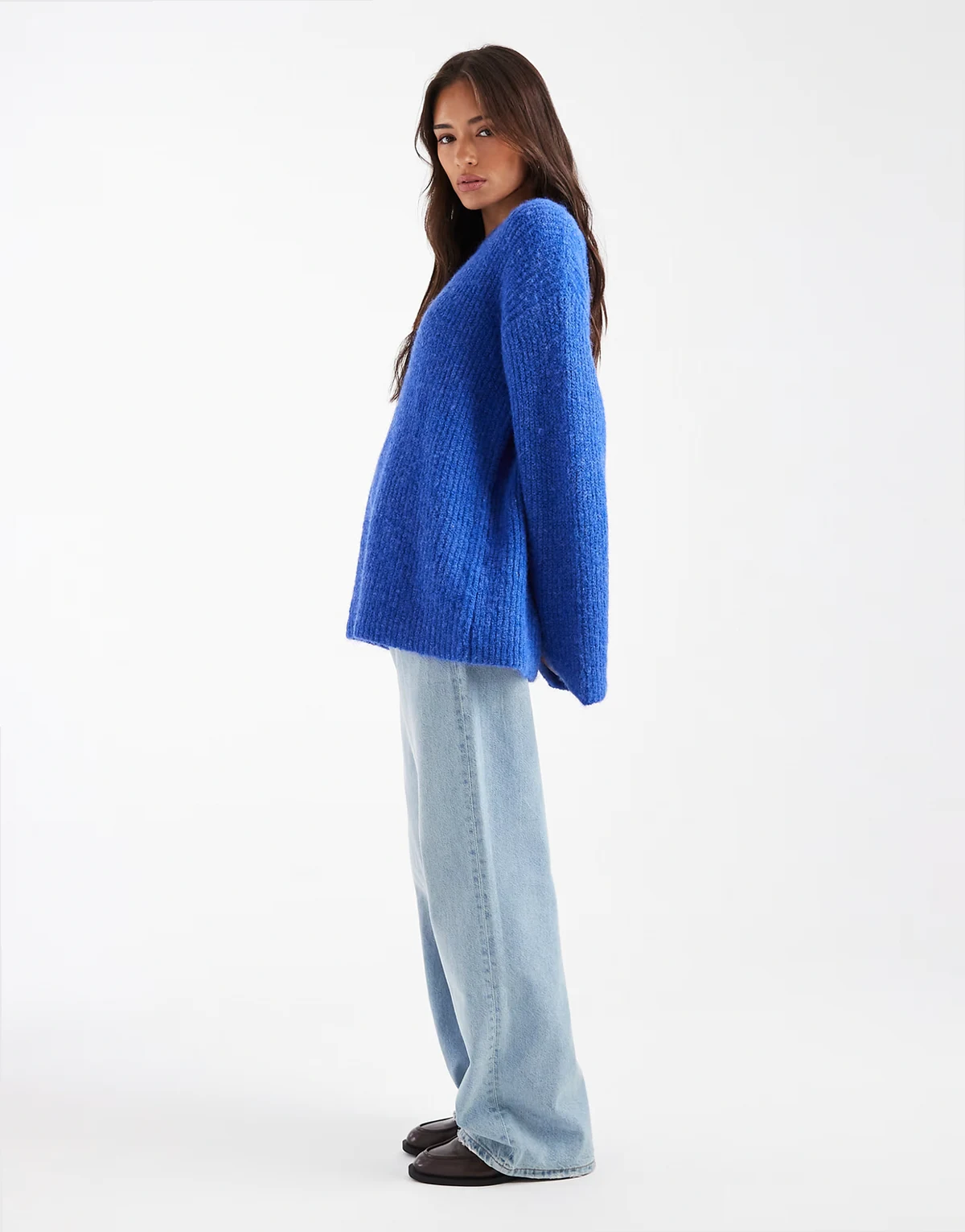 – Gerippter Oversize-Pullover in Kobaltblau mit Wolloptik und weiten Ärmeln