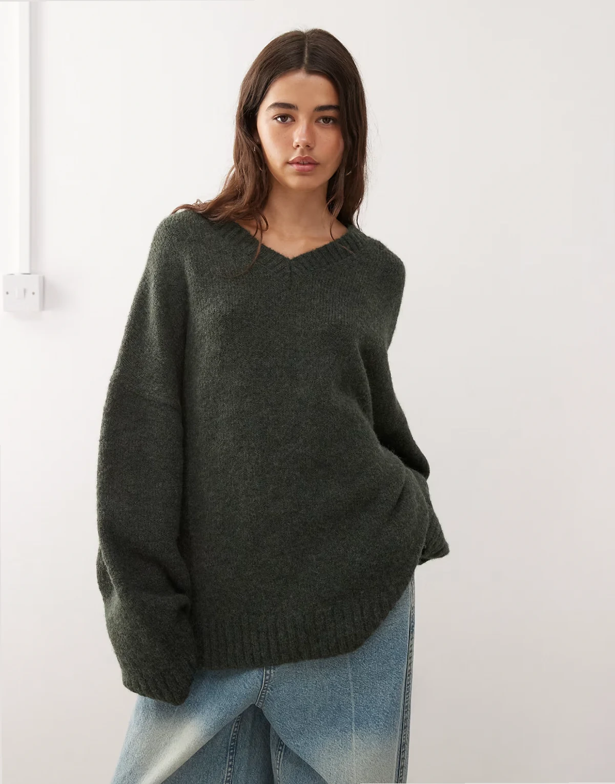 – Super-Oversize-Pullover aus Wollmix in Dunkelgrün meliert mit V-Ausschnitt