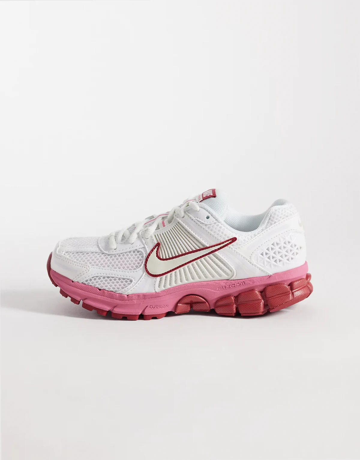Zoom Vomero 5 sneakers in pink and white