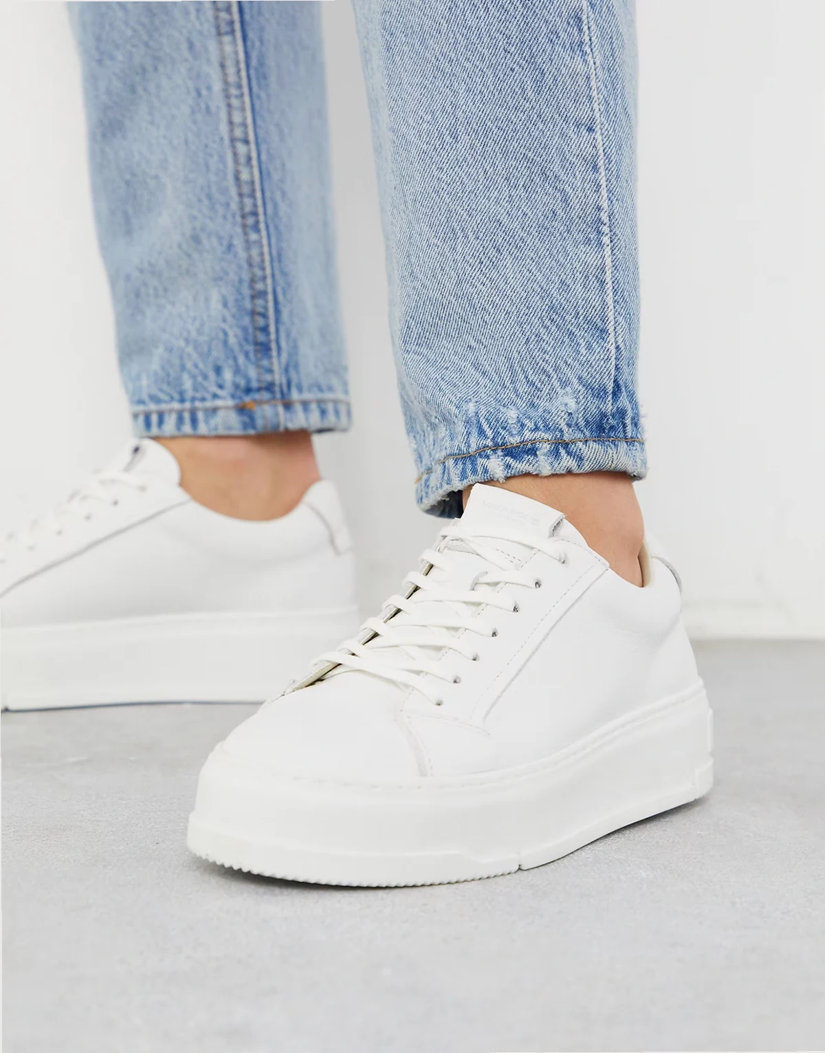 Judy leather flatform sneakers in white