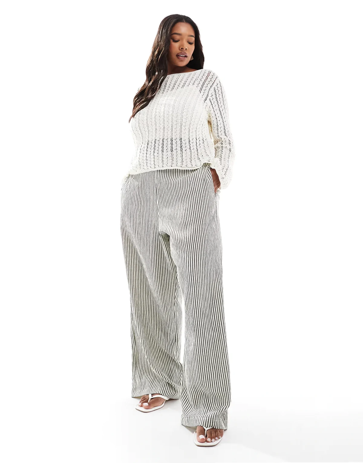 ASOS DESIGN Curve – Wciągane fakturowane spodnie z prostymi nogawkami w czarno-białe paski
