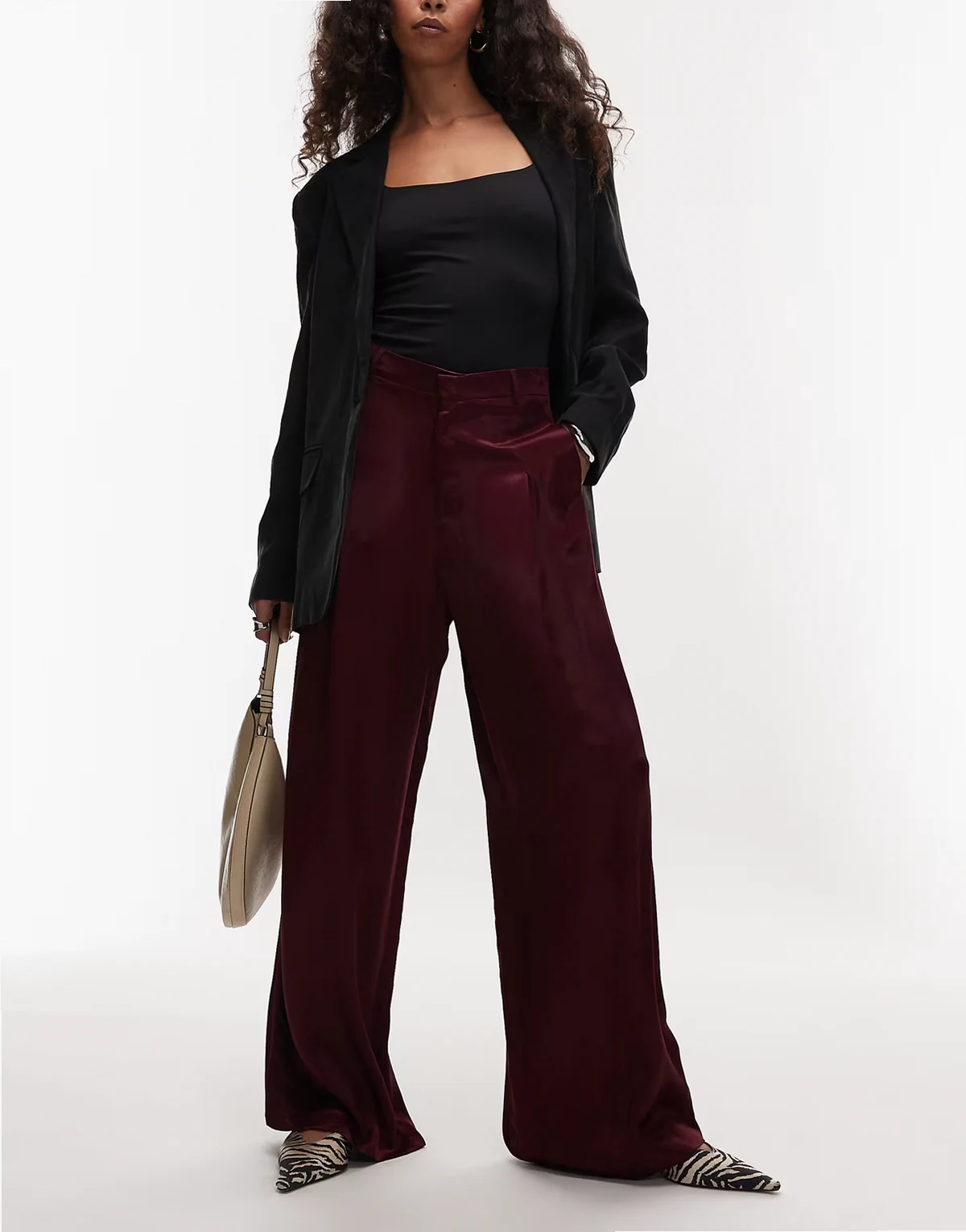 – Elegante Satinhose in Pflaume mit weitem Bein