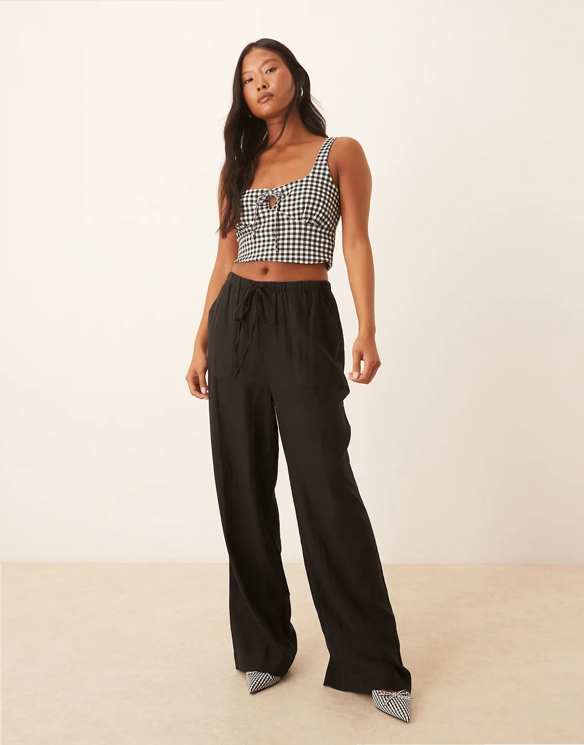 Nobody's Child Petite – Shona – Czarne spodnie z prostymi nogawkami