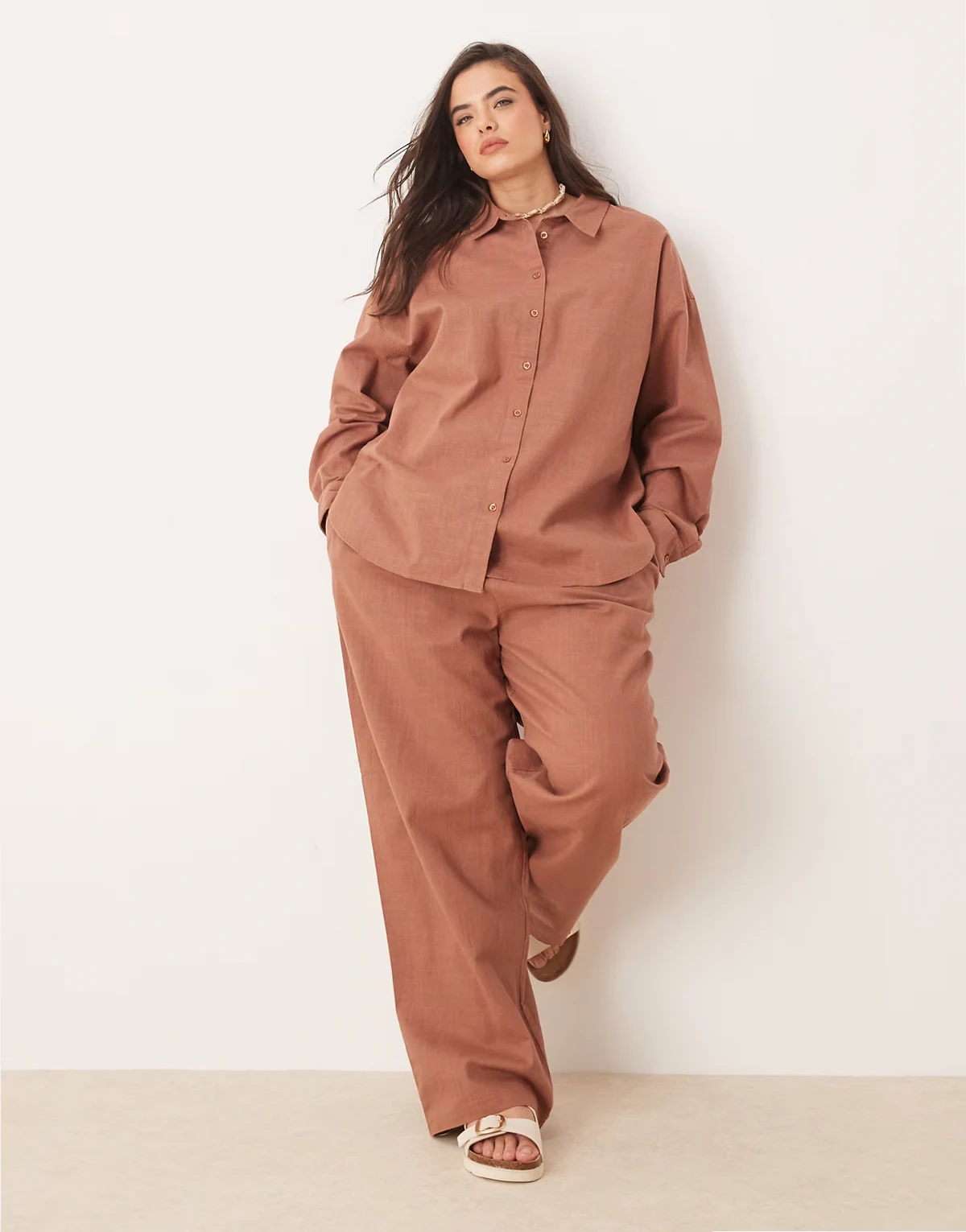 ASOS DESIGN Curve – Wciągane spodnie z imitacji lnu w kolorze mokki, część zestawu
