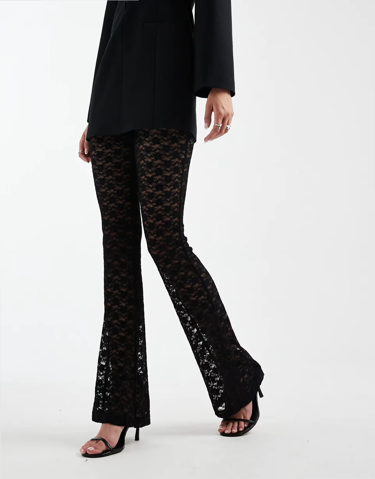 ASOS DESIGN – Czarne prześwitujące dzwony koronkowe