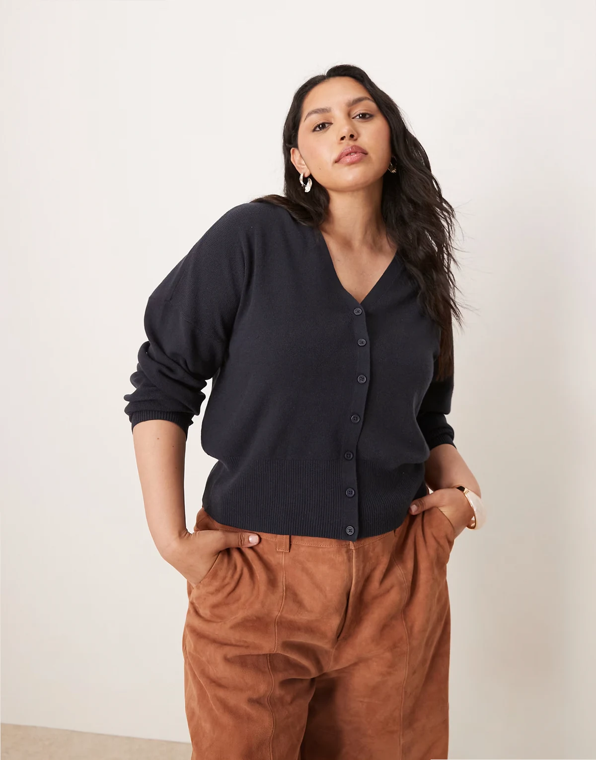 ASOS DESIGN Curve – Czarny kardigan z usztywnianą talią