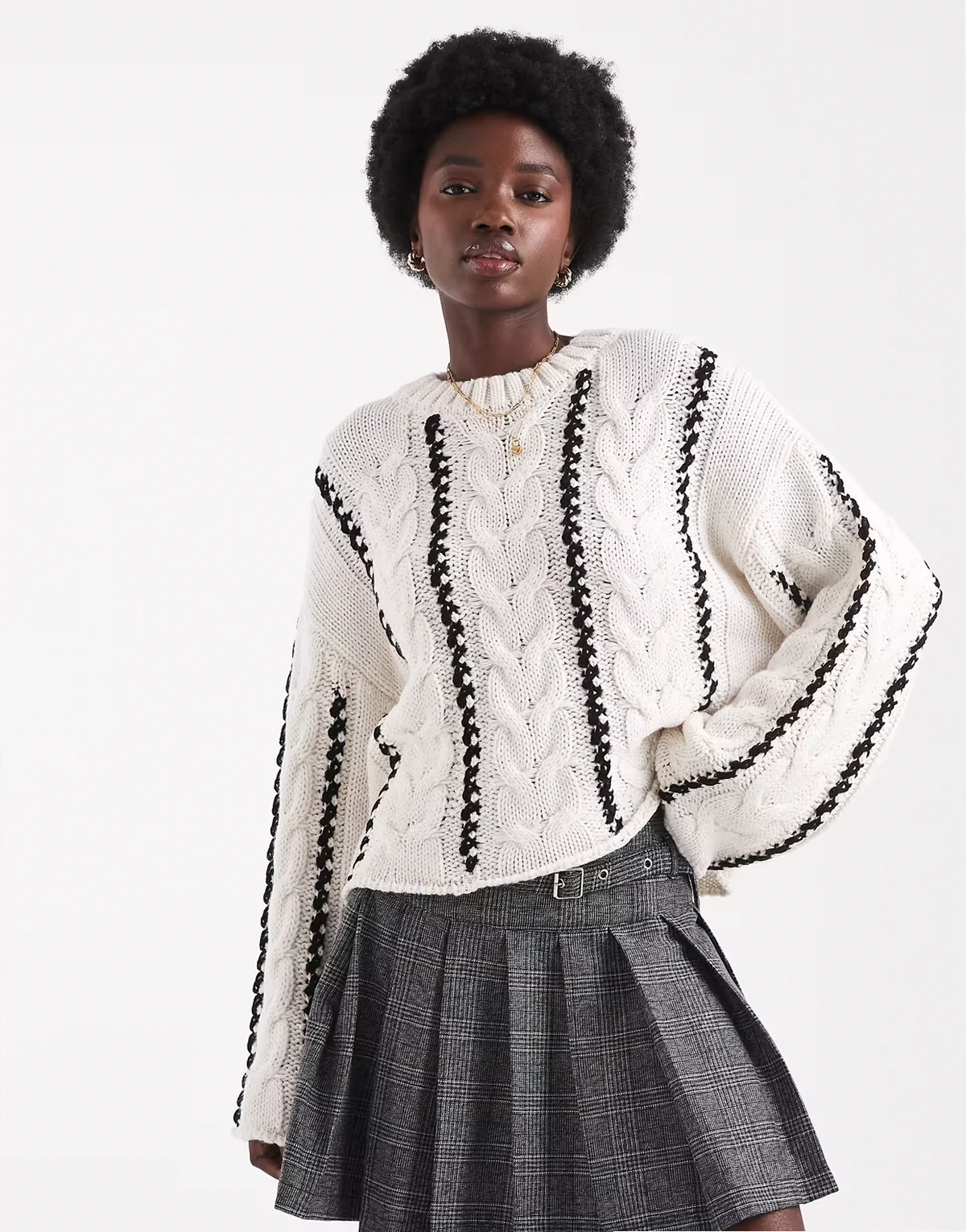 – Strickpullover in Weiß mit Zopfmuster und Kontrastdetail