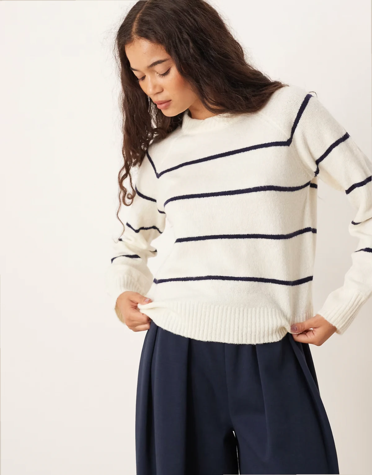knit crew neck sweater in ivory with navy stripe