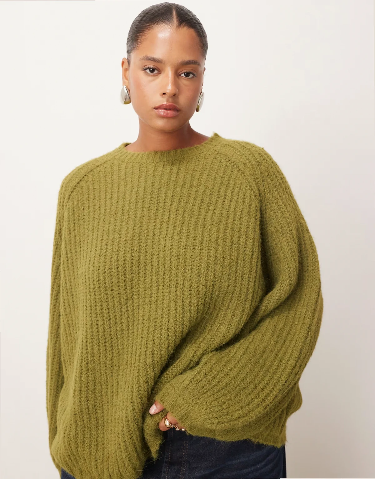 Curve – Sweter oversize z prążkowanej dzianiny z domieszką wełny w kolorze khaki
