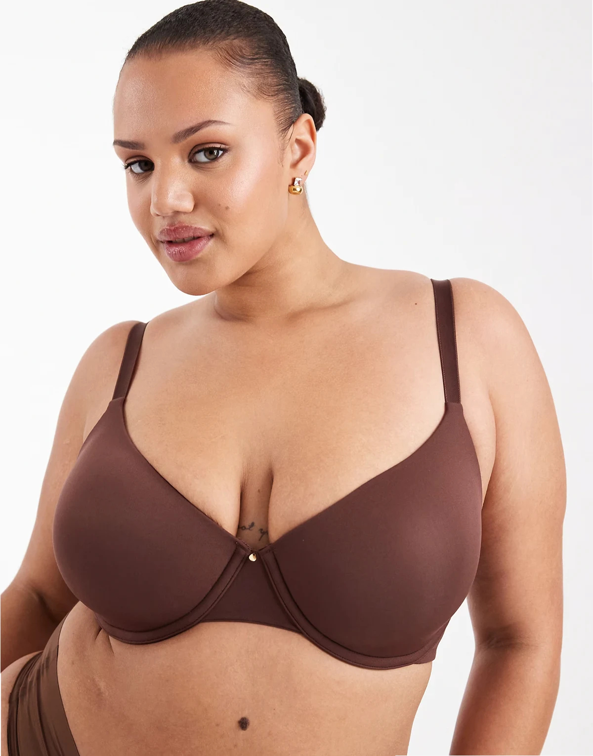 ASOS DESIGN Curve – Czekoladowy biustonosz pod T-shirt z profilowanymi miseczkami