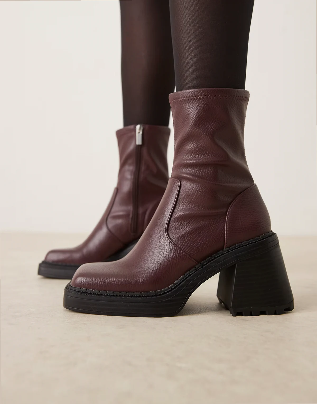 Wide Fit – Reign – Plateau-Stiefel in Burgunderrot mit eckiger Zehenpartie und mittelhohem Absatz, weite Passform