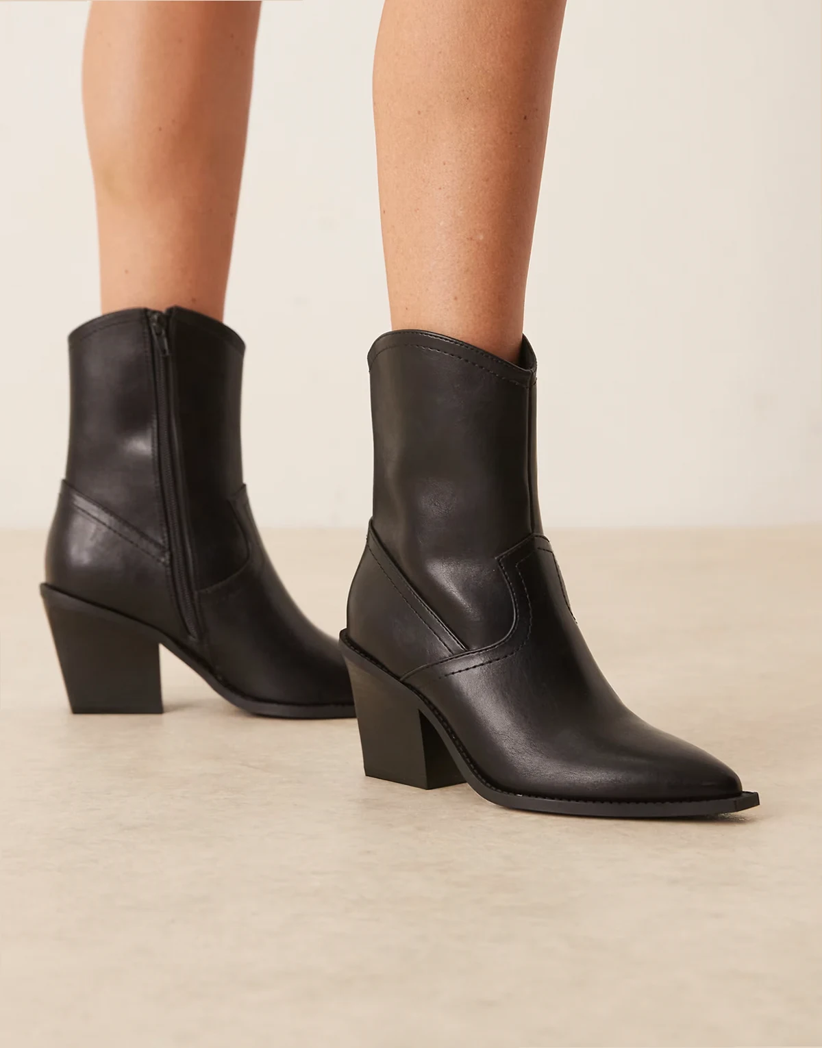 – Remedy – Cowboystiefel in Schwarz mit Absatz