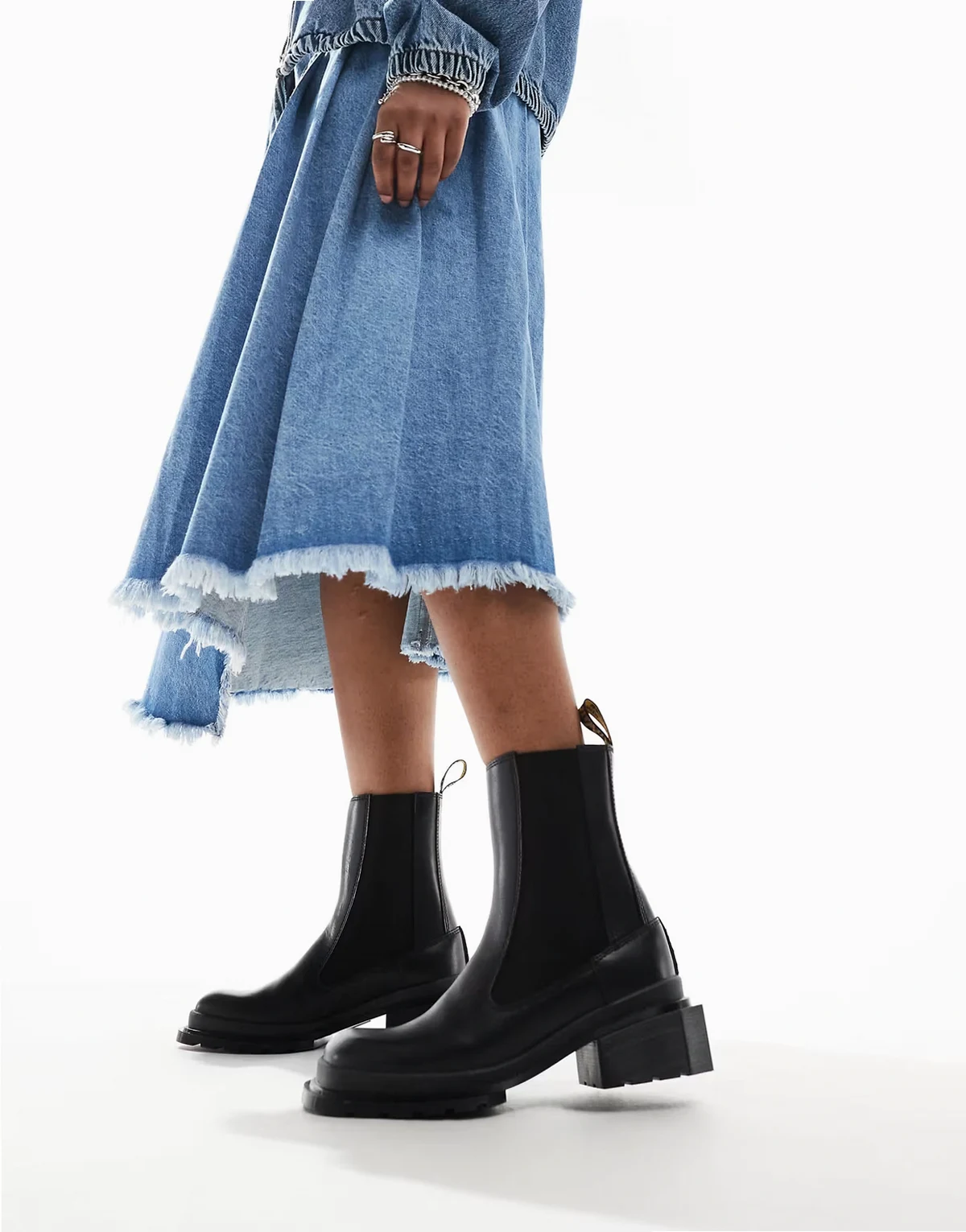 Maybole chelsea boots in black leather