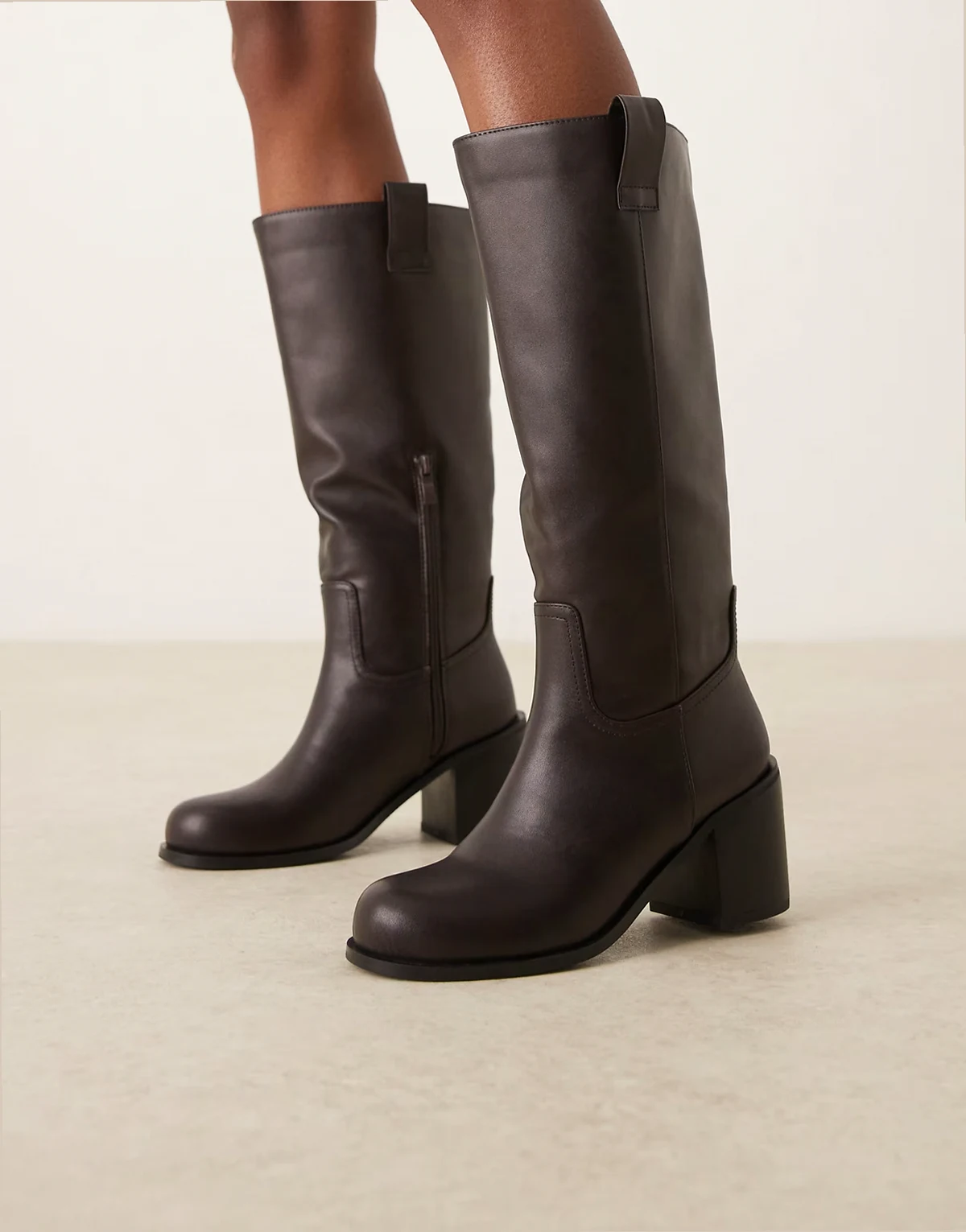 block heel knee boots in black