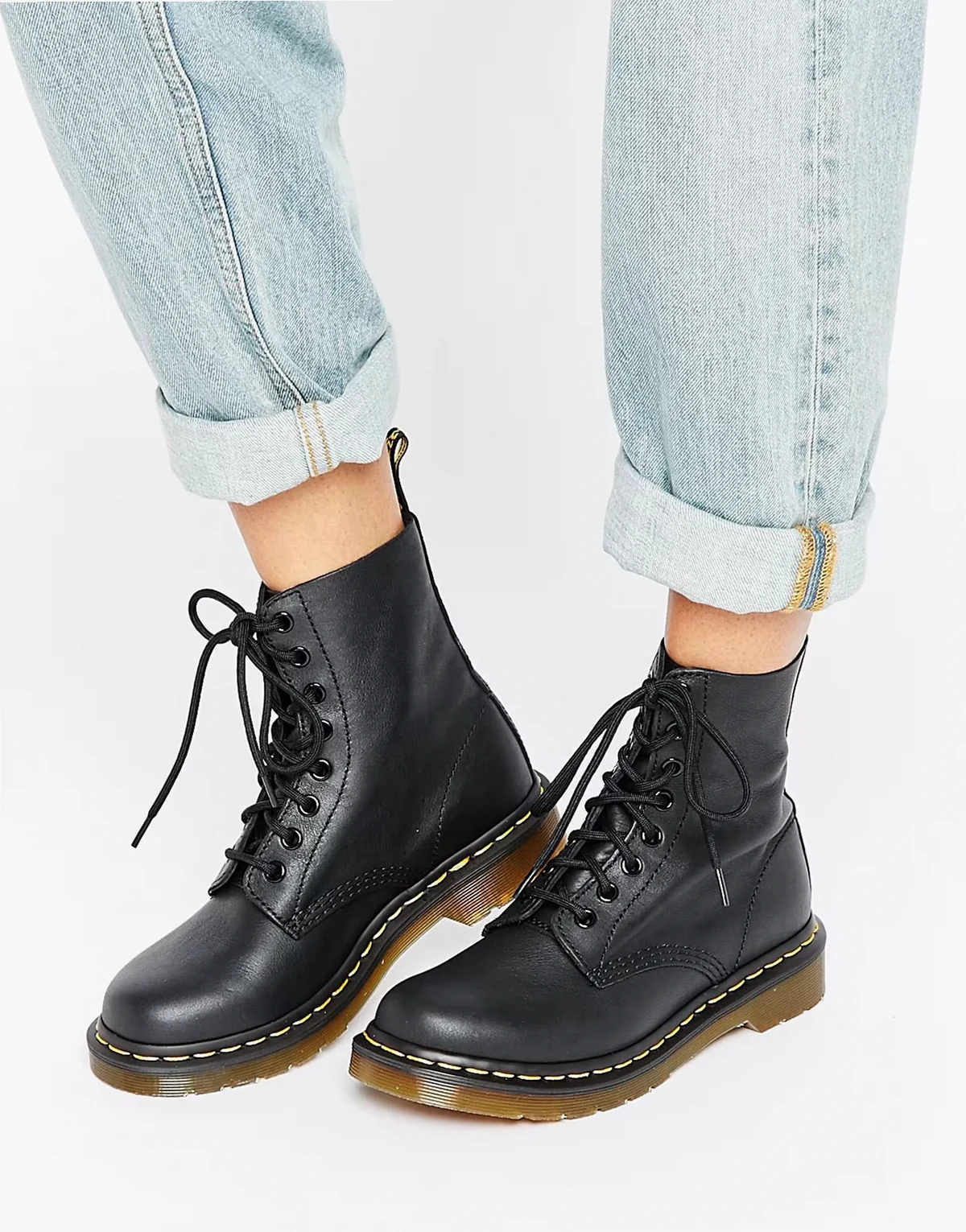 1460 Pascal 8 eye boots in black