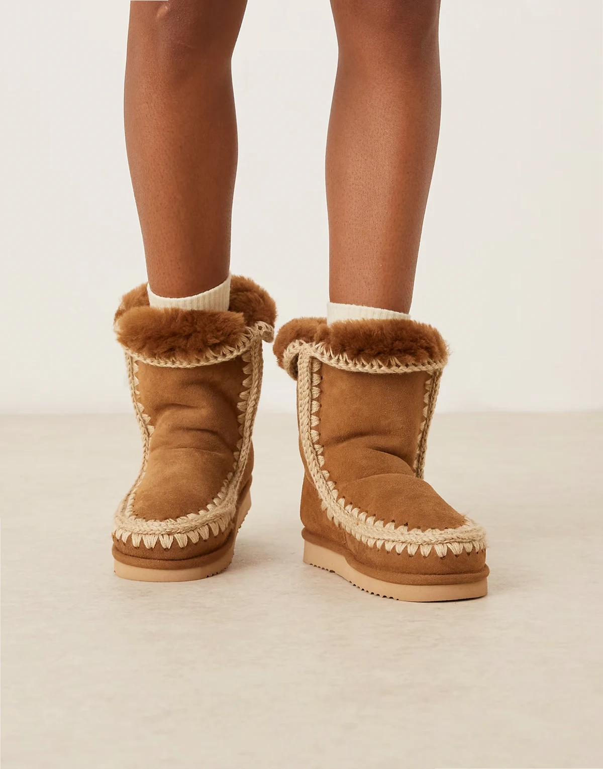 24 shearling suede boots in cognac