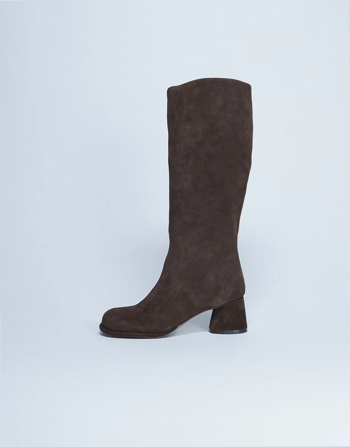 – Thea – Kniehohe Stiefel aus echtem Wildleder in Schokobraun mit Blockabsatz