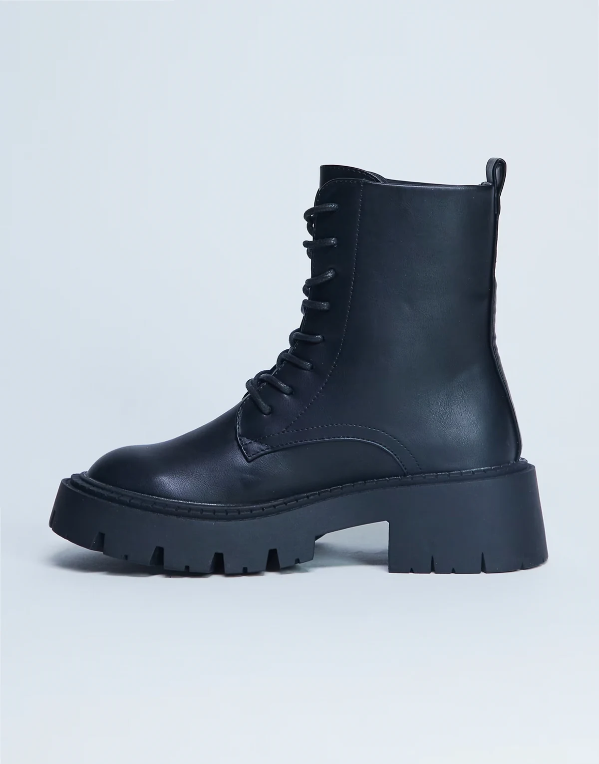 – Lawrence – Robuste Schnürstiefel in Schwarz