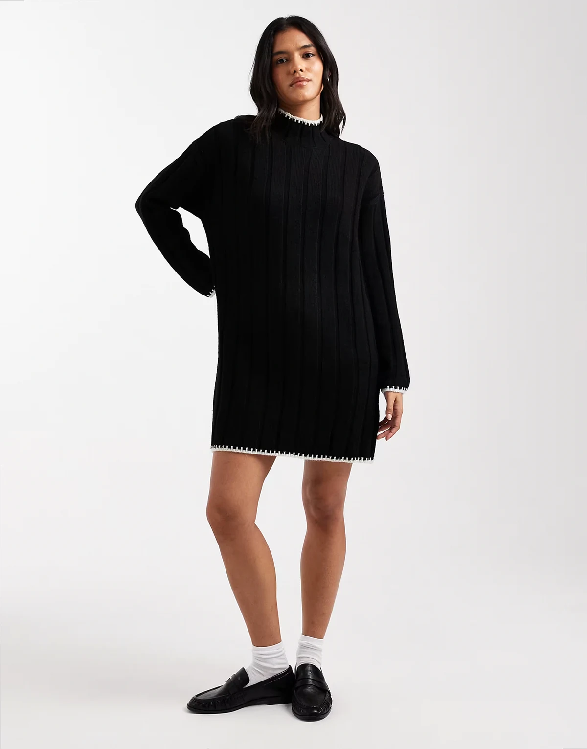 – Strick-Minikleid in Schwarz mit Kontrastmuster