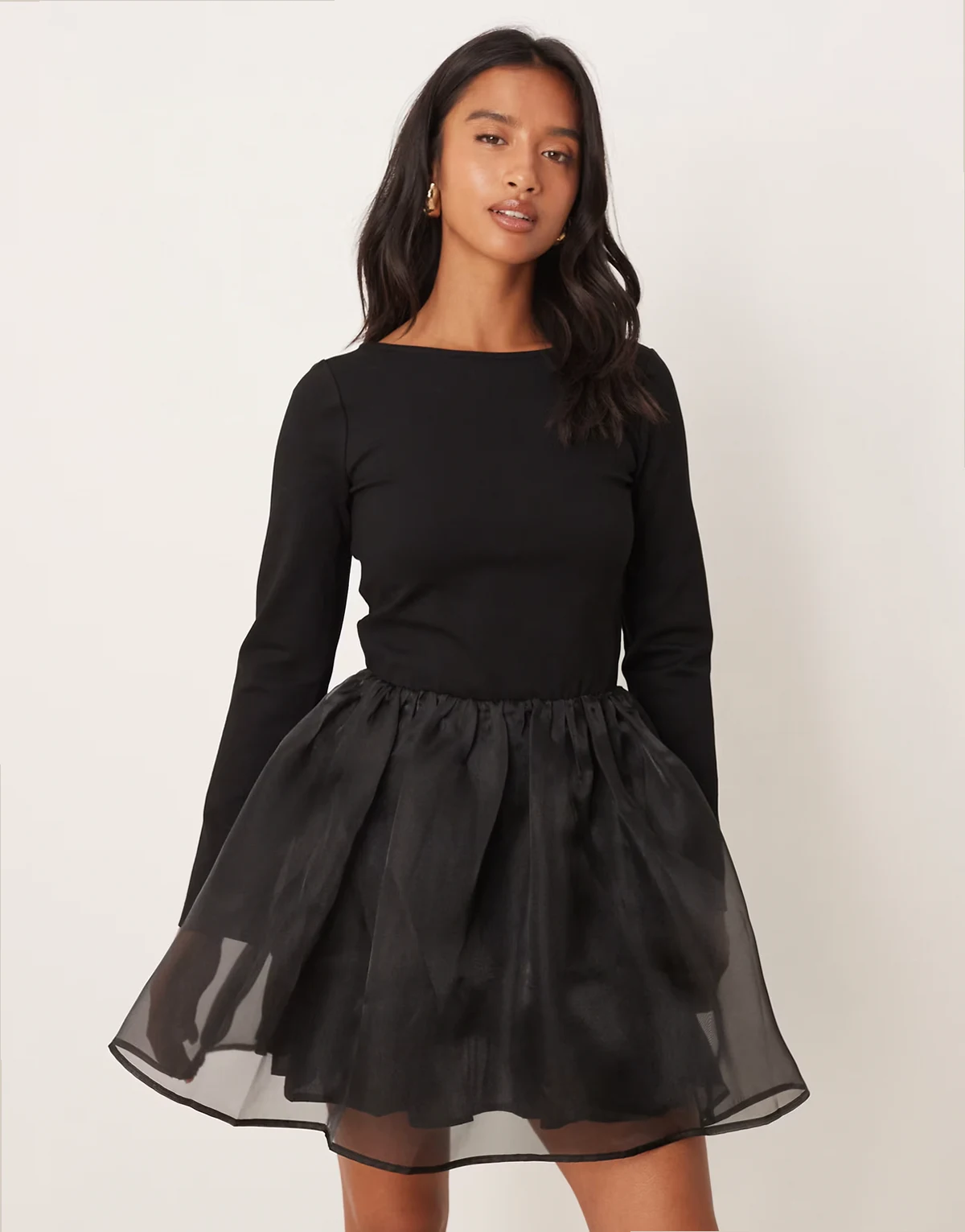 Nobody's Child Petite – Penny – Minikleid in Schwarz mit U-Ausschnitt