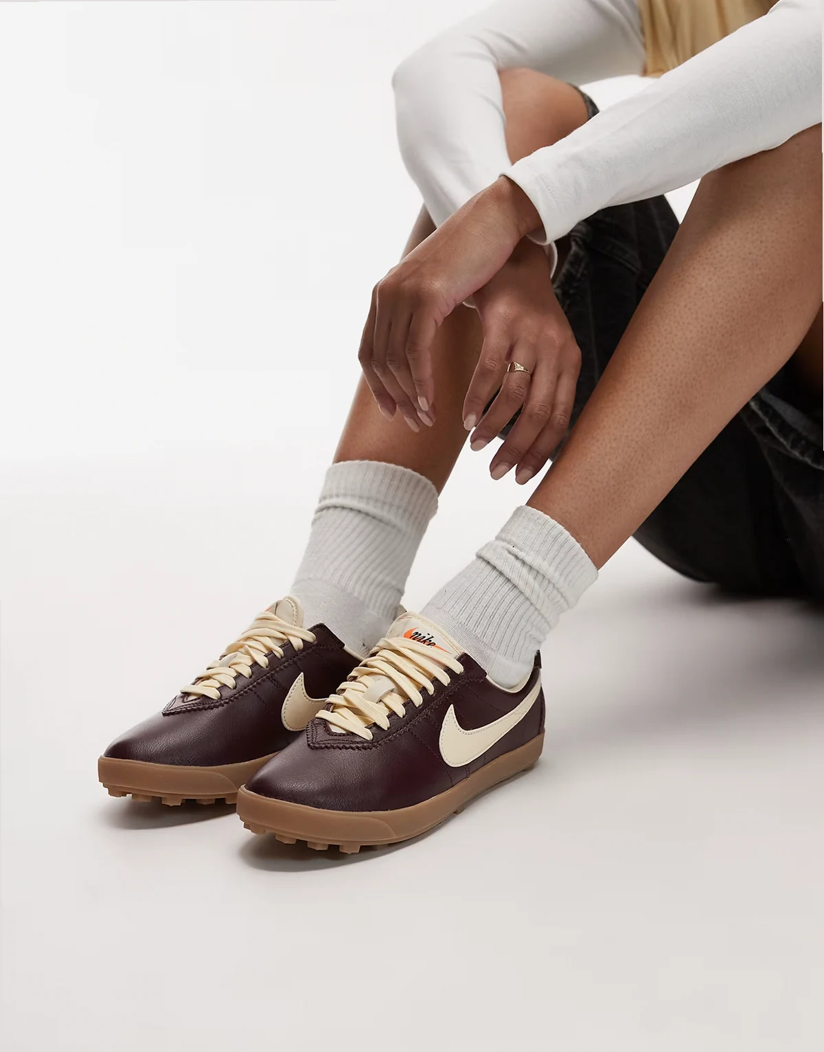 Astrograbber leather sneakers in burgundy