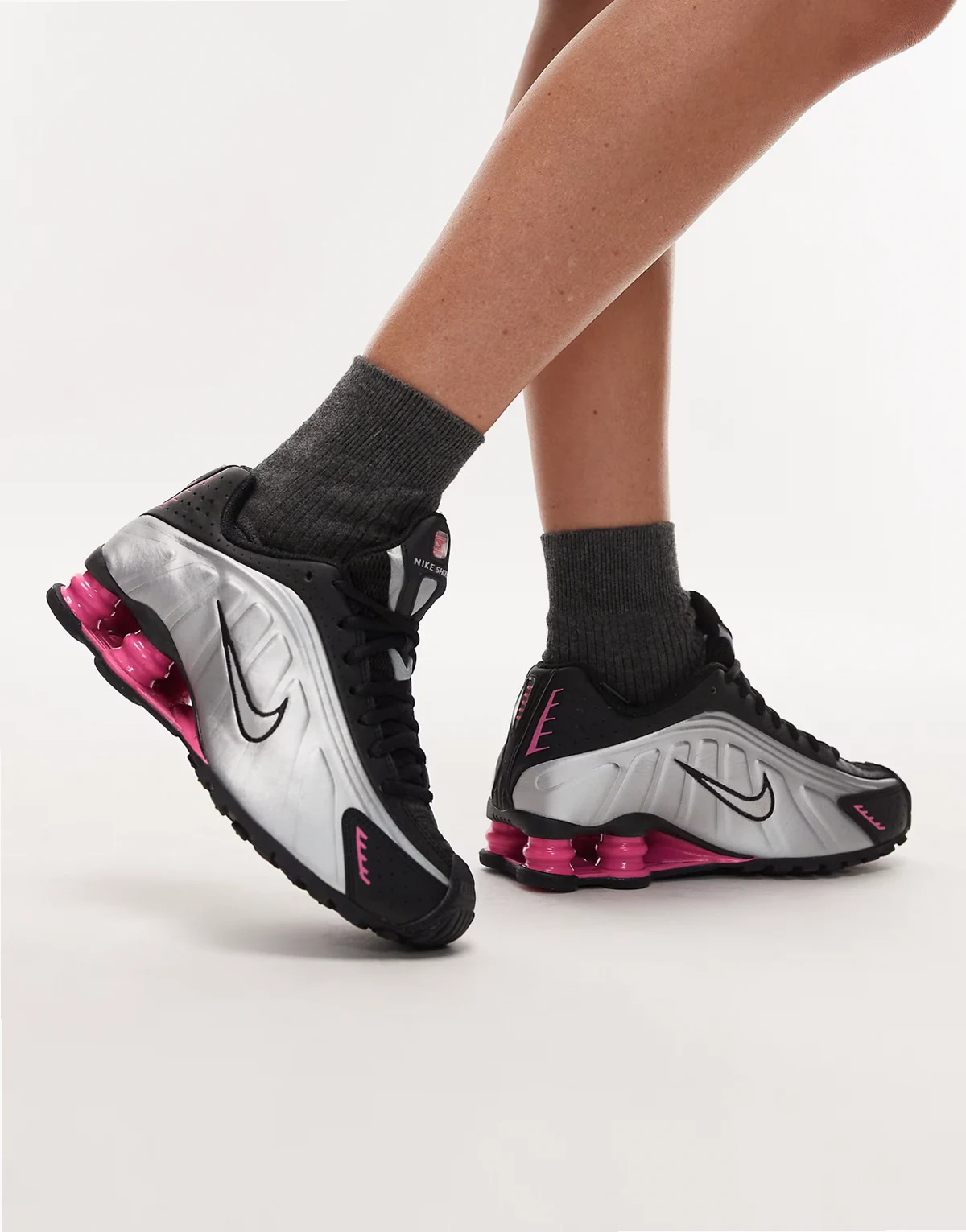 Shox R4 sneakers in pink and metallic silver